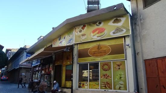 Tarihi Balik Pazari Unlu Mamulleri